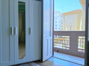 Comfort Room, 1 Queen Bed, City View | Balcony view - Bohème B&B al Centro (Palermo)