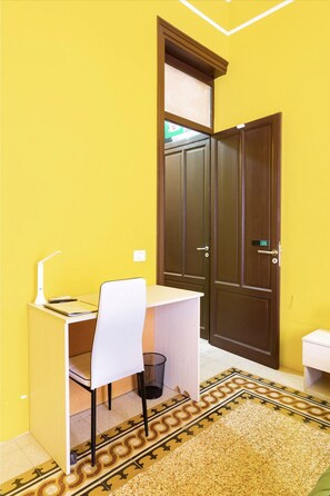 ميني بار وبديكورات فريدة لكل غرفة وطراز فريد لكل وحدة ومكتب