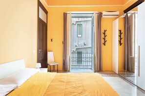 Minibar, individually decorated, individually furnished, desk - Bohème B&B al Centro (Palermo)