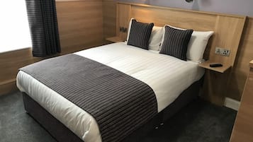 Iron/ironing board, rollaway beds, free WiFi