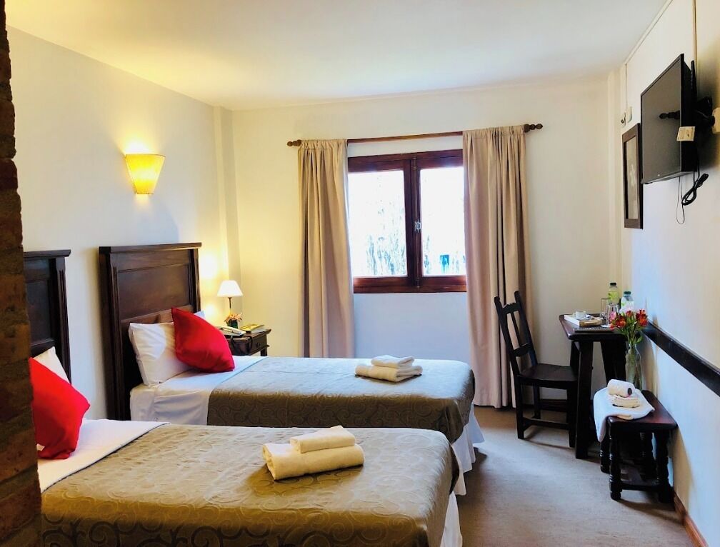 Caja de seguridad en la habitación, cortinas blackout y wifi gratis 