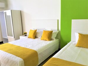 Standard Triple Room, 1 Bedroom, Private Bathroom - Solaz Hostel Santa Marta (Santa Marta)