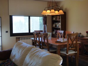 Dining - Villa Aguacate by Costabravaway (calonge)