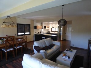 TV - Villa Aguacate by Costabravaway (calonge)