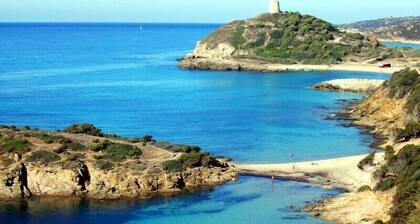 URSULA HOUSE BRIGHT APARTMENT ABOUT 800 MT FROM THE SEA,