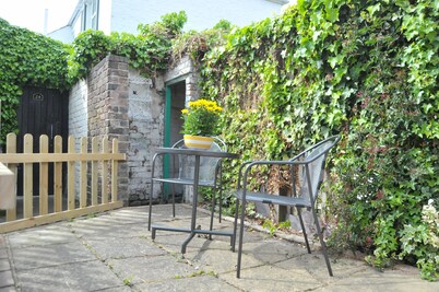 Lifeboat Cottage - 50 meters from the beach 