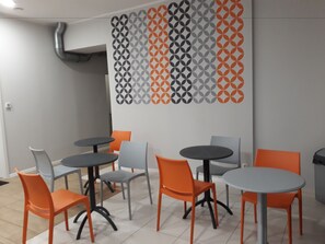 Coin salon dans le hall