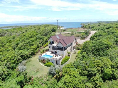 Egmont View, Stunning Four bedroom villa In Quiet Private Location