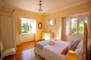 5 soverom, strykejern/-brett, wi-fi (inkludert) og sengetøy