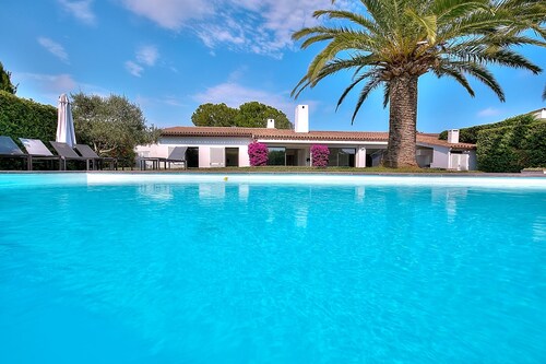 Villa 5* avec piscine privative dans domaine prestigieux