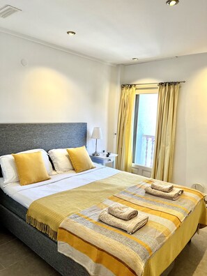 3 dormitorios, tabla de planchar con plancha, wifi gratis y ropa de cama