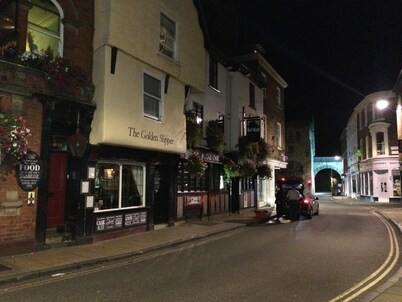 Very central G2 listed building. Free parking & WIFI. 4 mins walk to York Minste