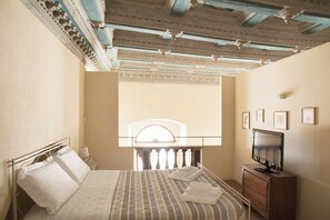 2 Schlafzimmer, Schreibtisch, Bügeleisen/Bügelbrett, kostenloses WLAN
