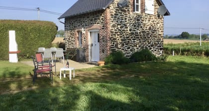 Charmante maisondecampagne dans son proprevergerpaisible avec une vue imprenable