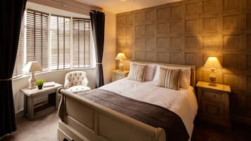 5 bedrooms, iron/ironing board, travel crib, WiFi