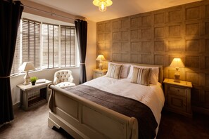 5 bedrooms, iron/ironing board, travel cot, WiFi - Luxury cottage by the sea/golf course, harbour, 5 bed,parking,garden,petfriendly (Whitby)