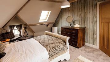 5 bedrooms, iron/ironing board, travel crib, WiFi