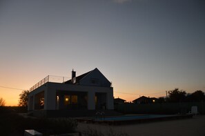 Exterior - Deluxe villa, large pool, wifi, sauna, jacuzzi, Bedrooms with air conditioning (Nemesbük)