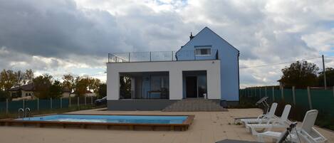 Outdoor pool, a heated pool