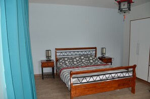 4 quartos, ferros/tábuas de passar roupa, Wi-Fi de cortesia