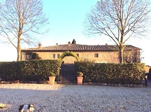 Exterior - Charming house in historical Chianti Estate (San Gusme)