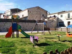 Children’s area - Apartment in stone manor house with pool and wifi 2 km from Inca (Lloseta)