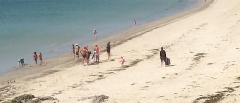 Nära stranden och strandhanddukar