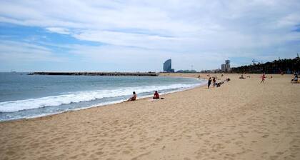 Sants Station Apartment with Netflix, A/C, Alexa, for families & quiet people