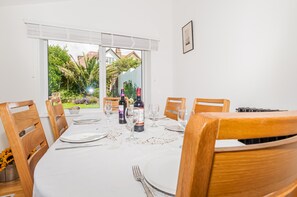Dining -  House with   sea views -  5 mins  walk to the beach.  (Rottingdean)