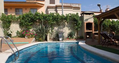 Appartement spacieux et lumineux sur la Costa Brava, paysage du peintre S. DalĂ