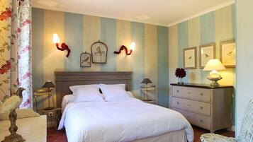 2 多间卧室、熨斗/熨衣板、WiFi、床单