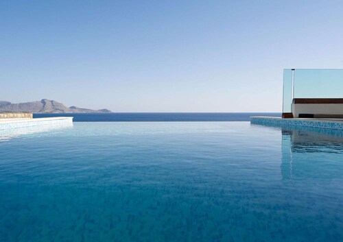 Villa de luxe Verna avec piscine à débordement