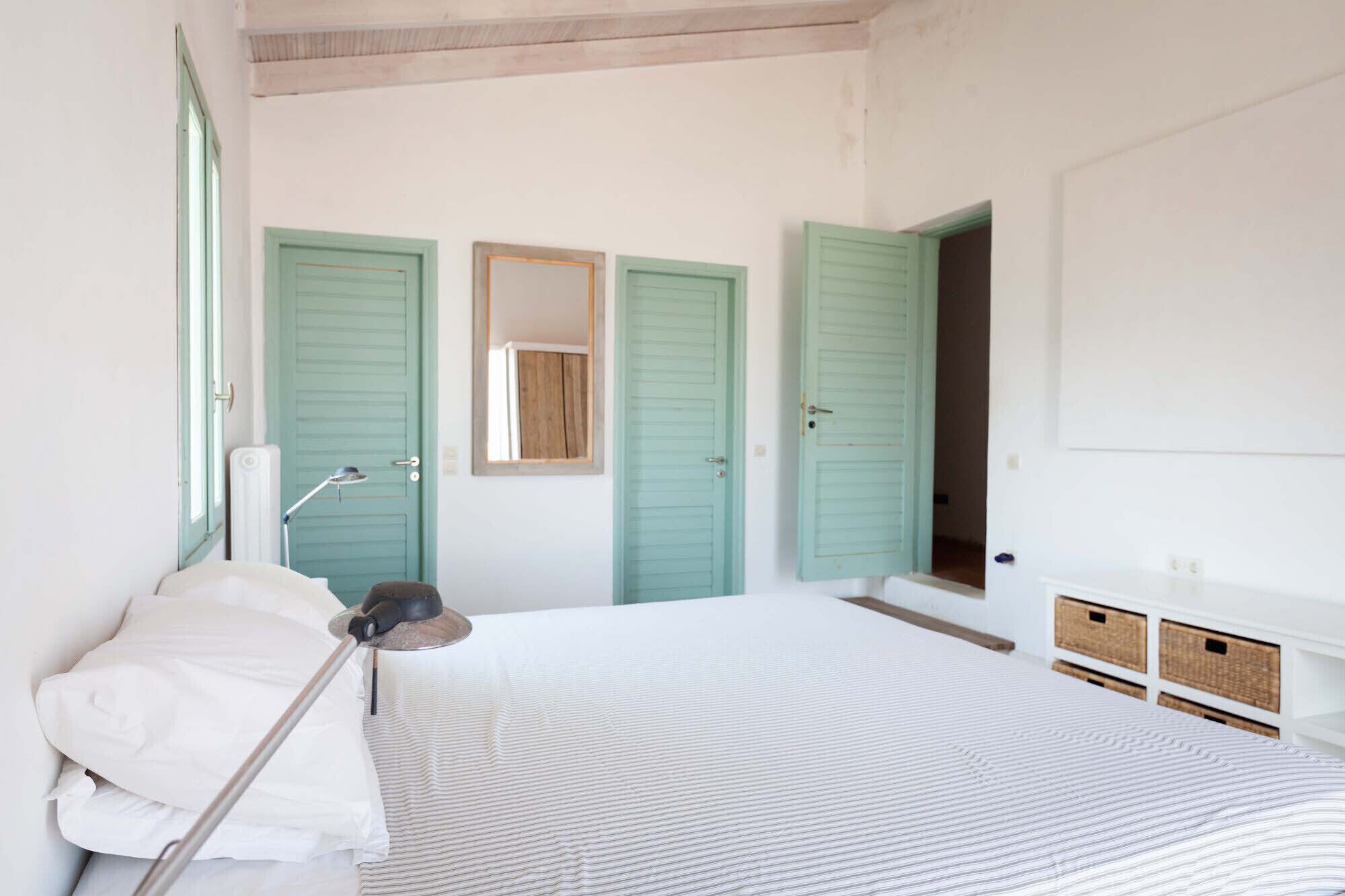 4 bedrooms, iron/ironing board, travel cot, free WiFi