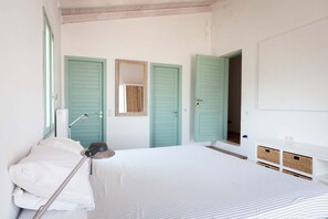 4 soverom, strykejern/-brett, wi-fi (inkludert) og sengetøy