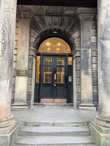 Edinburgh Royal Mile - Parliament Square Apartment