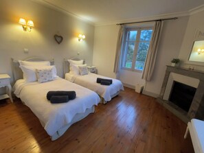 3 bedrooms, iron/ironing board, travel crib, free WiFi