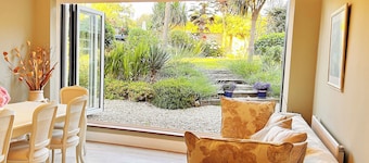 Peaceful large 5 double bed character stone house sleep 10, close to seafront