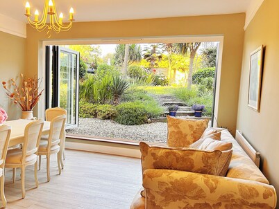 Peaceful large 5 double bed character stone house sleep 10, close to seafront