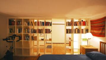 2 makuuhuonetta, silitysrauta/-lauta, vauvan matkasänky, ilmainen Wi-Fi