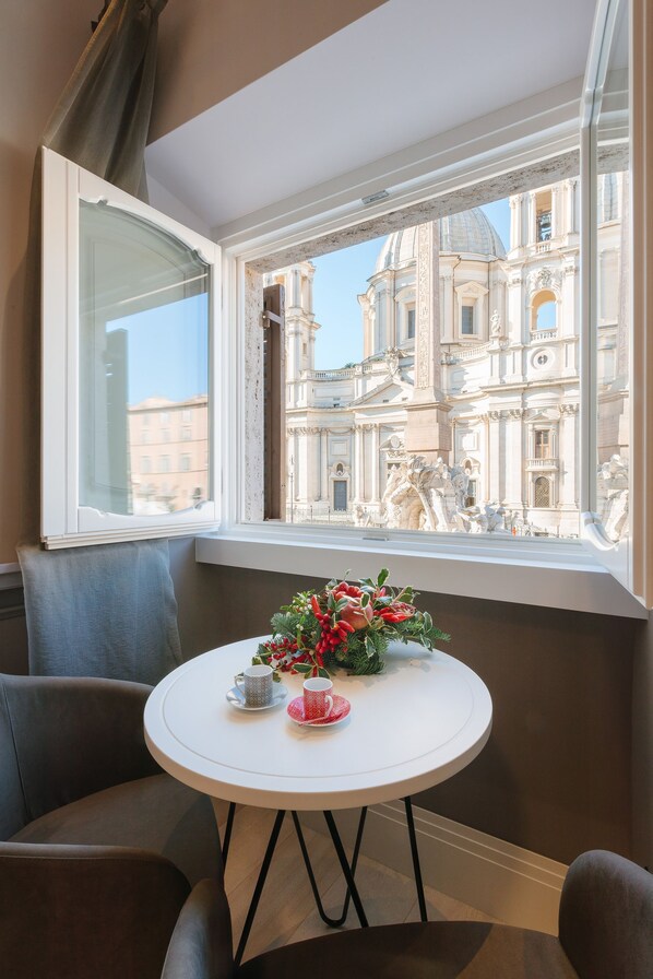 Suíte júnior | Lençóis italianos Frette, roupas de cama premium