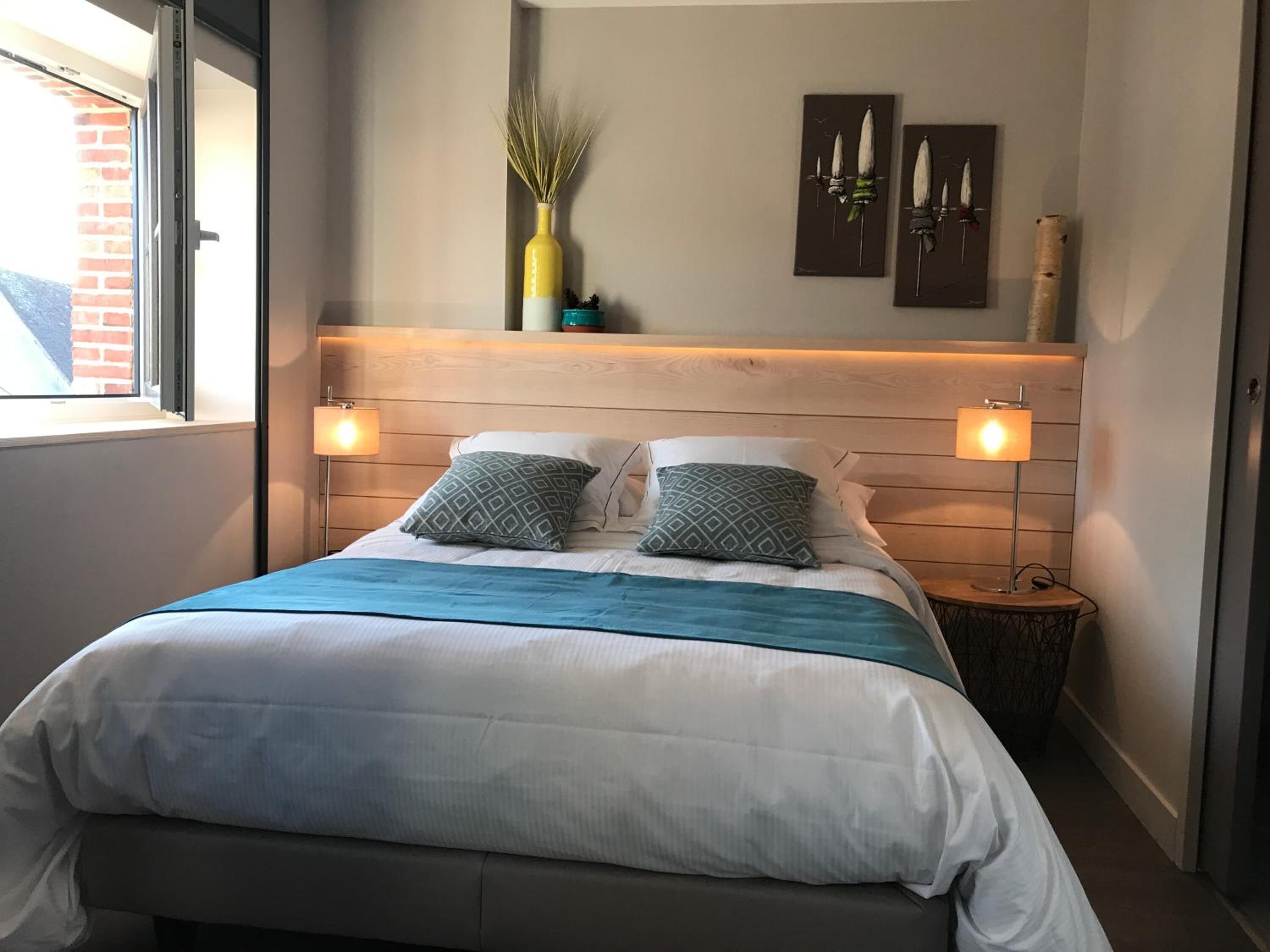 in-room safe, soundproofing, free wifi, wheelchair access