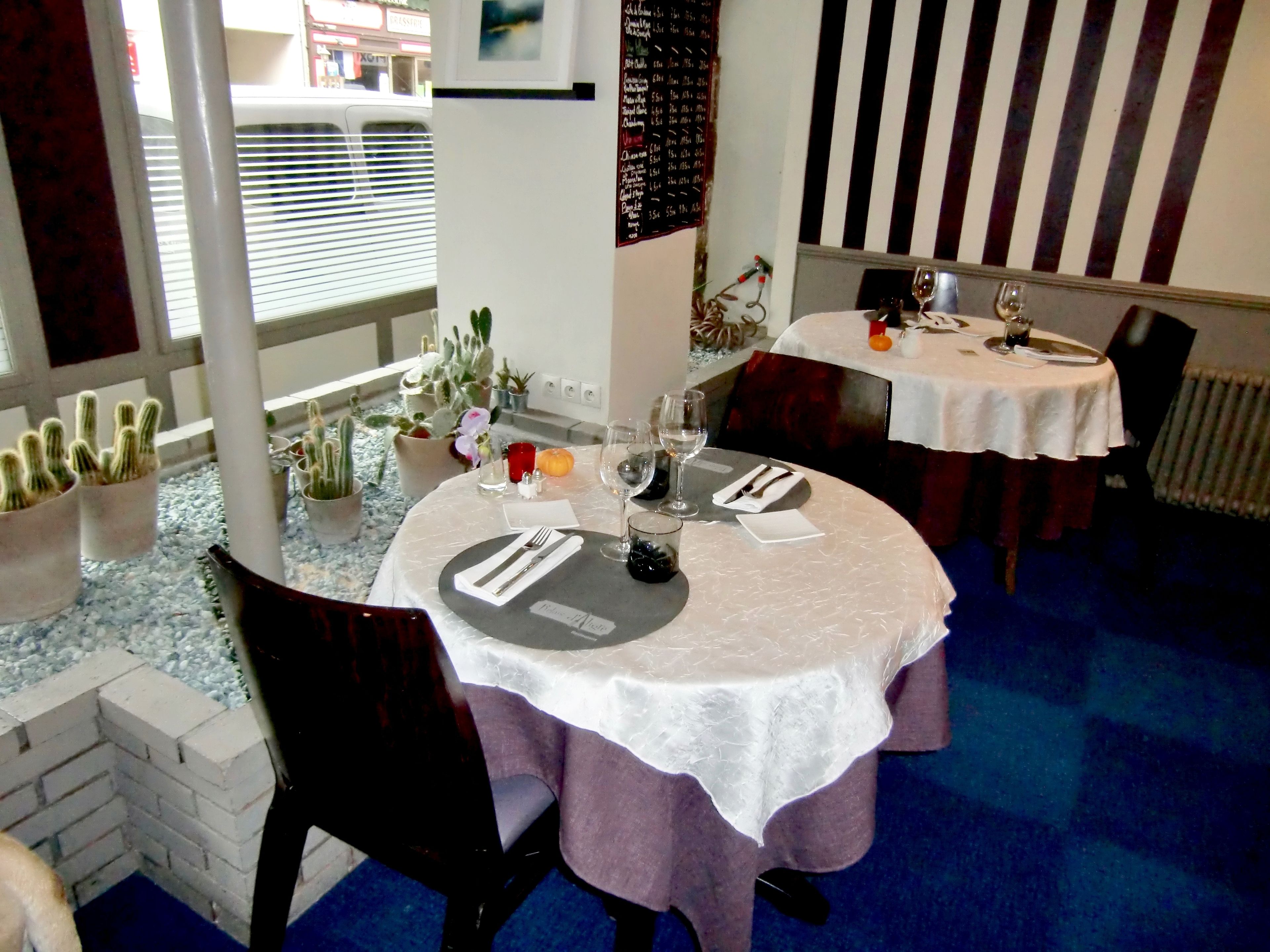 lunch and dinner served, french cuisine