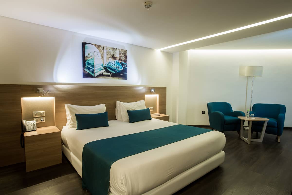 Superior Double Room | Street view