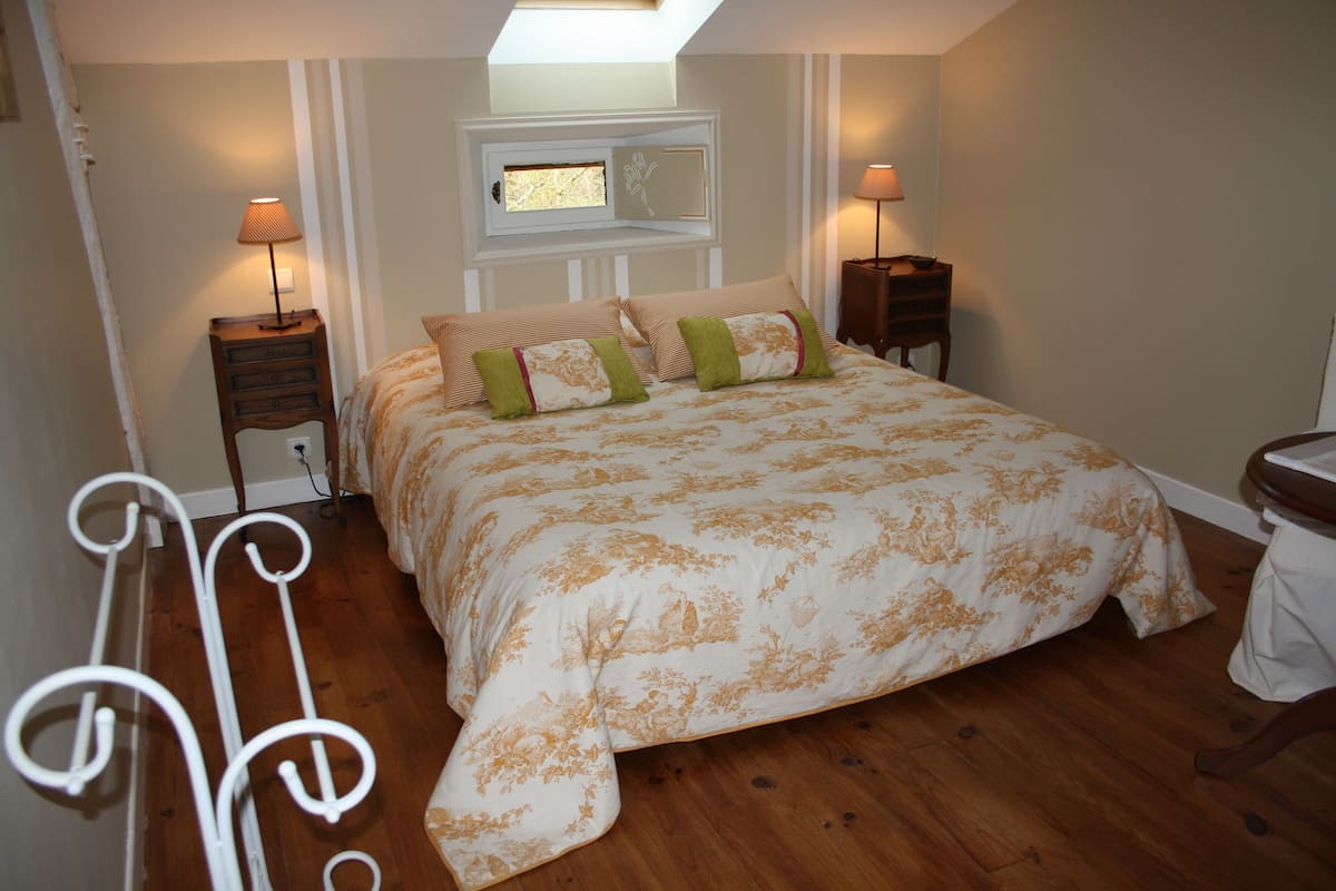 Suite, en-suite badkamer (Suite Charmance) | Beddengoed
