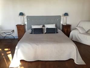 Dobbeltrom, eget bad (Chambre Ivoire) | Sengetøy