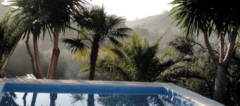 Family- and pet-friendly, privacy with large garden with pool and mountain views