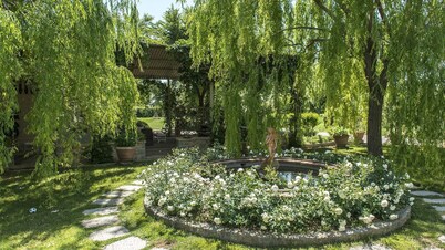 Albachiara 8, Emma Villas