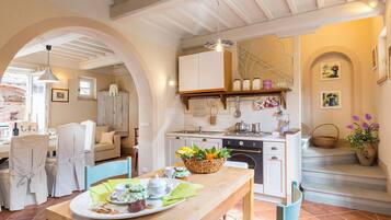 Réfrigérateur, micro-ondes, four, lave-vaisselle