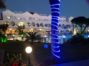Piscine couverte, piscine extérieure