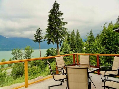 Sea-view to Die For!